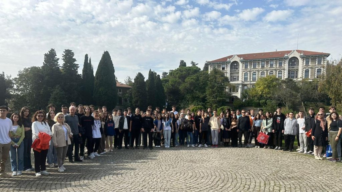Öğretmen ve Öğrencilerimiz İstanbul'a Akademik Bir Gezi Düzenlediler